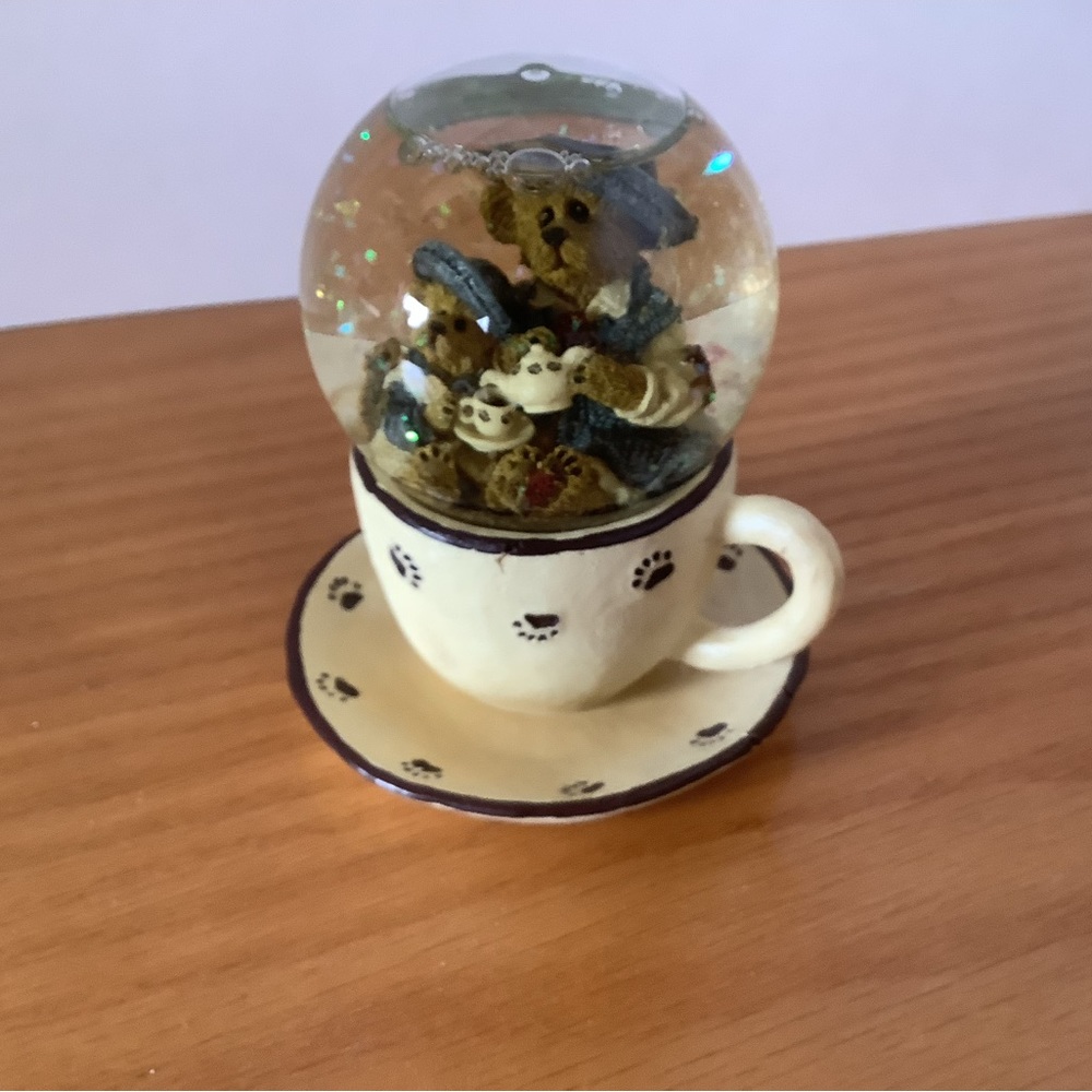 Boyd’s Bear Snow-globe The Bearstone Collection 2000
